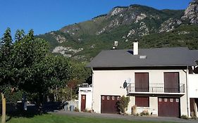 Rez De Jardin Au Coeur Des Pyrenees
